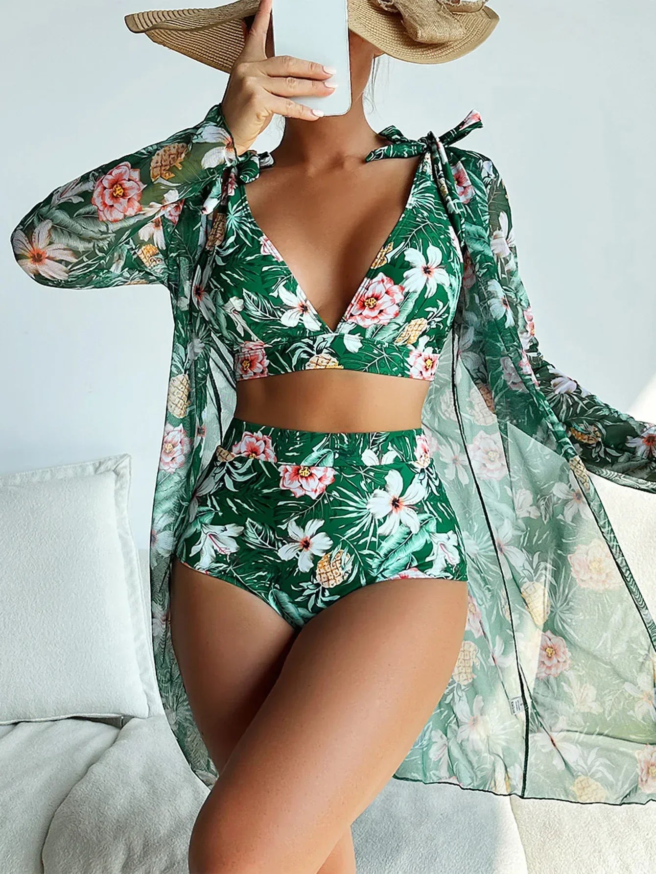 LP | Sexy bikini con motivi floreali e sovrapposizioni