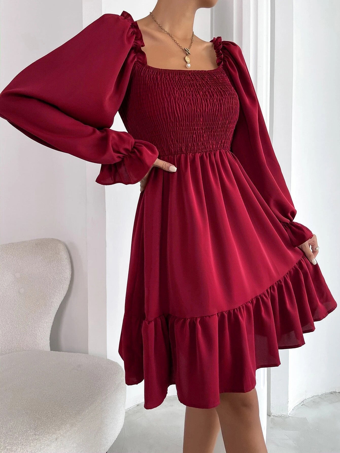 LP | Abito elegante con scollatura quadrata