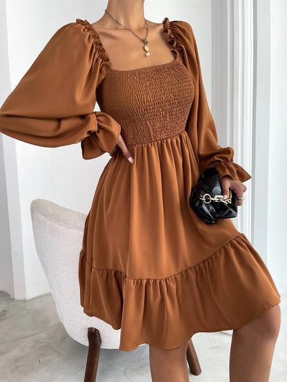 LP | Abito elegante con scollatura quadrata