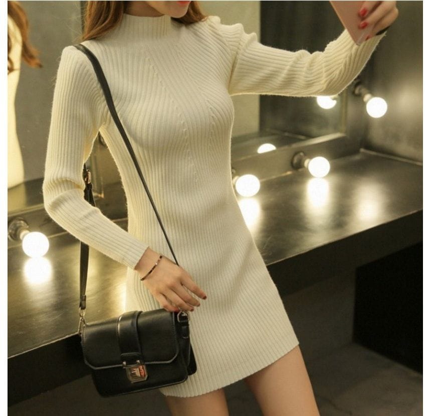 LP | Mini abito in maglia con collo alto