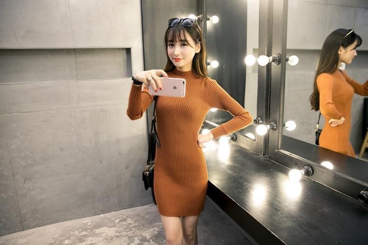 LP | Mini abito in maglia con collo alto